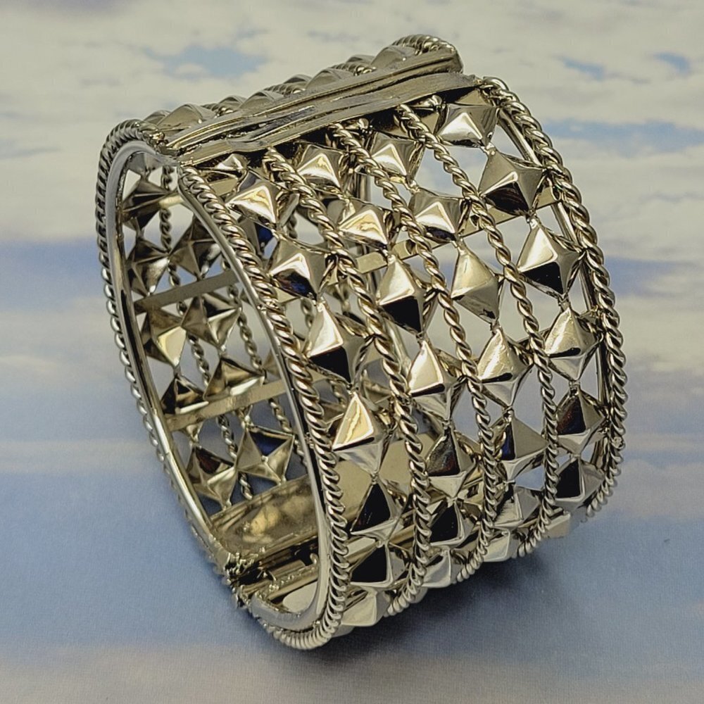 Large Round Silver Tone Hinged Bracelet - Picture 2 of 12